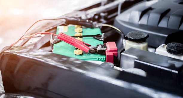 Batterie de voiture : Guide et astuces pour bien recharger une batterie